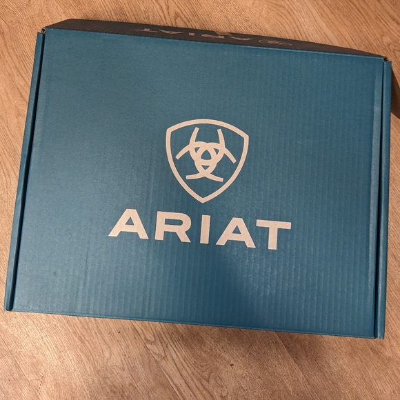 Ariat x Rodeo Quincy Boots Unisex 6M Youth or Women's size 8 - Picture 8 of 10